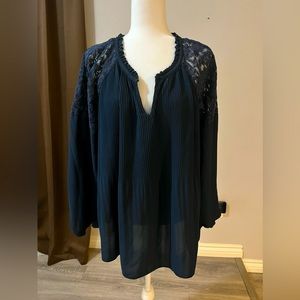 Knox Rose pleated navy blouse size large